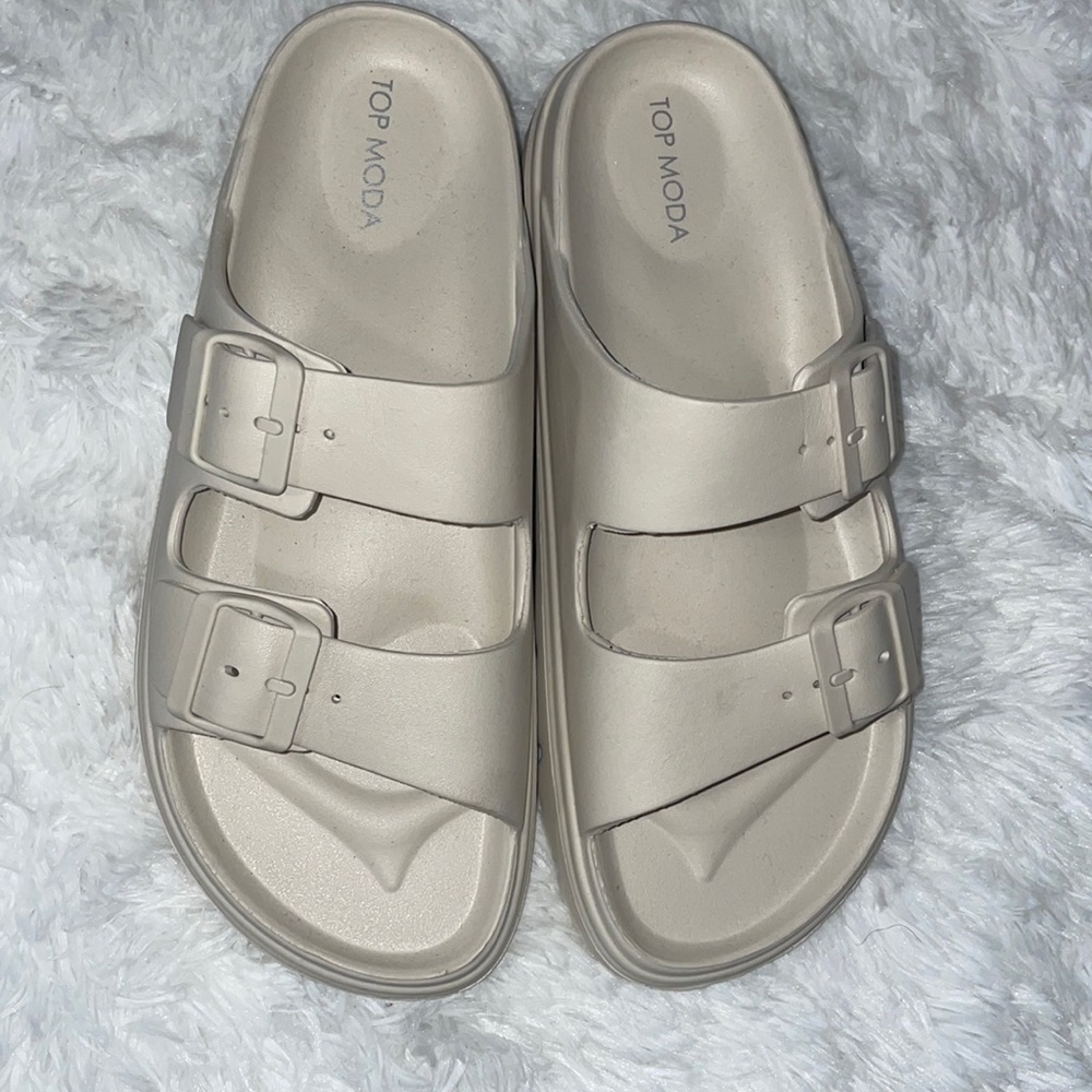 Women size 10 tan sandals